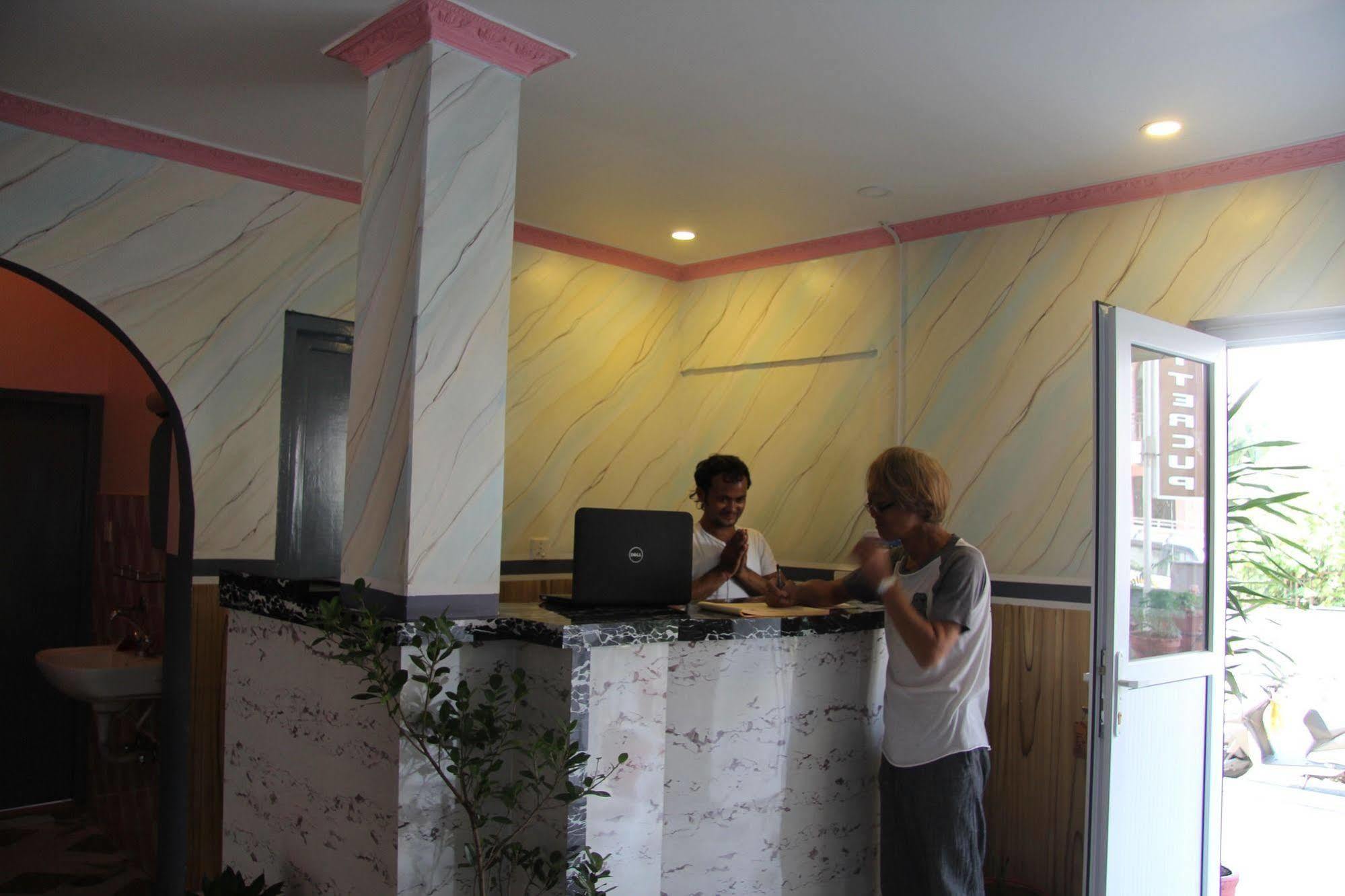 Hotel Buttercup Pokhara Exterior photo