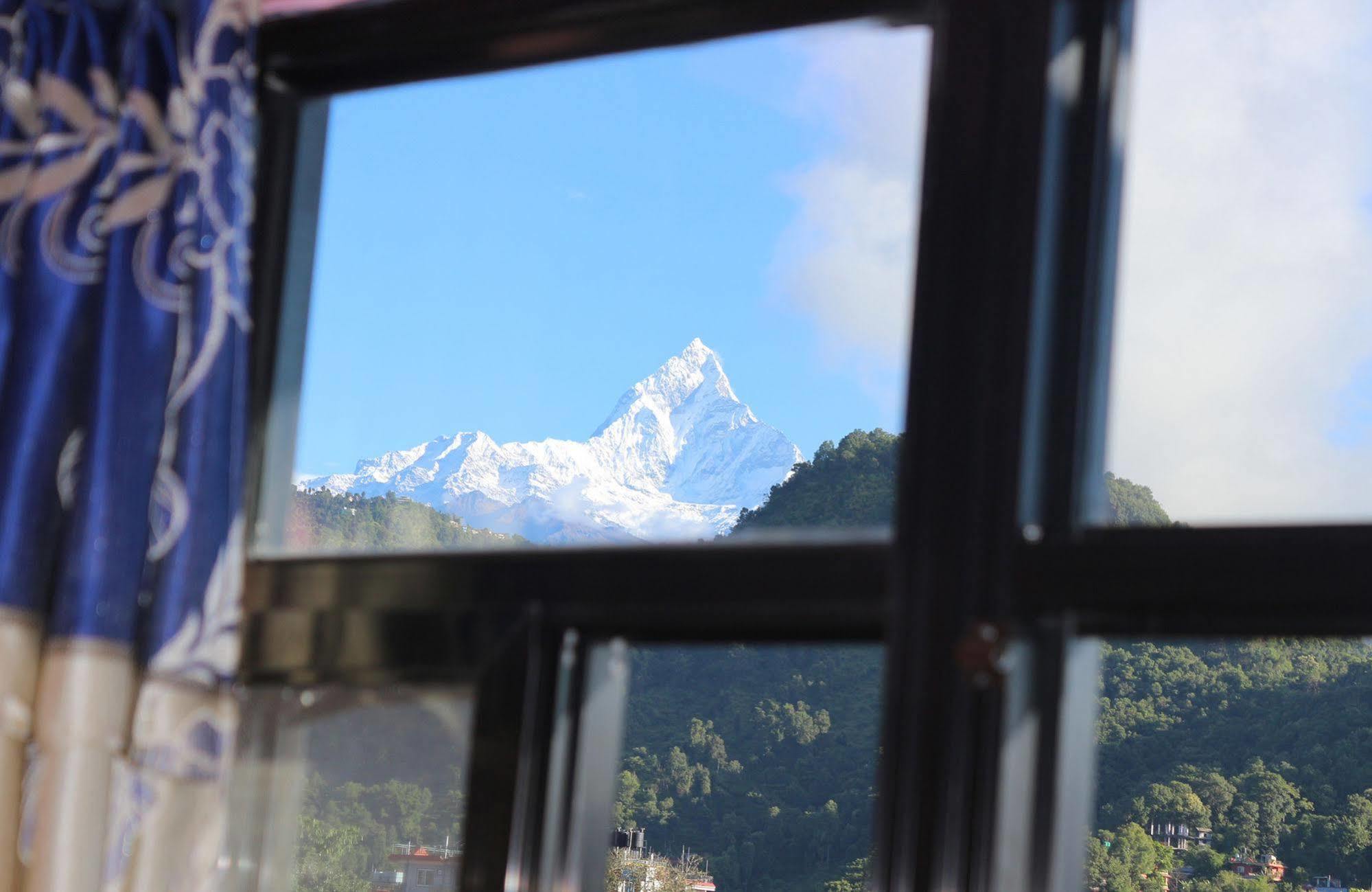 Hotel Buttercup Pokhara Exterior photo