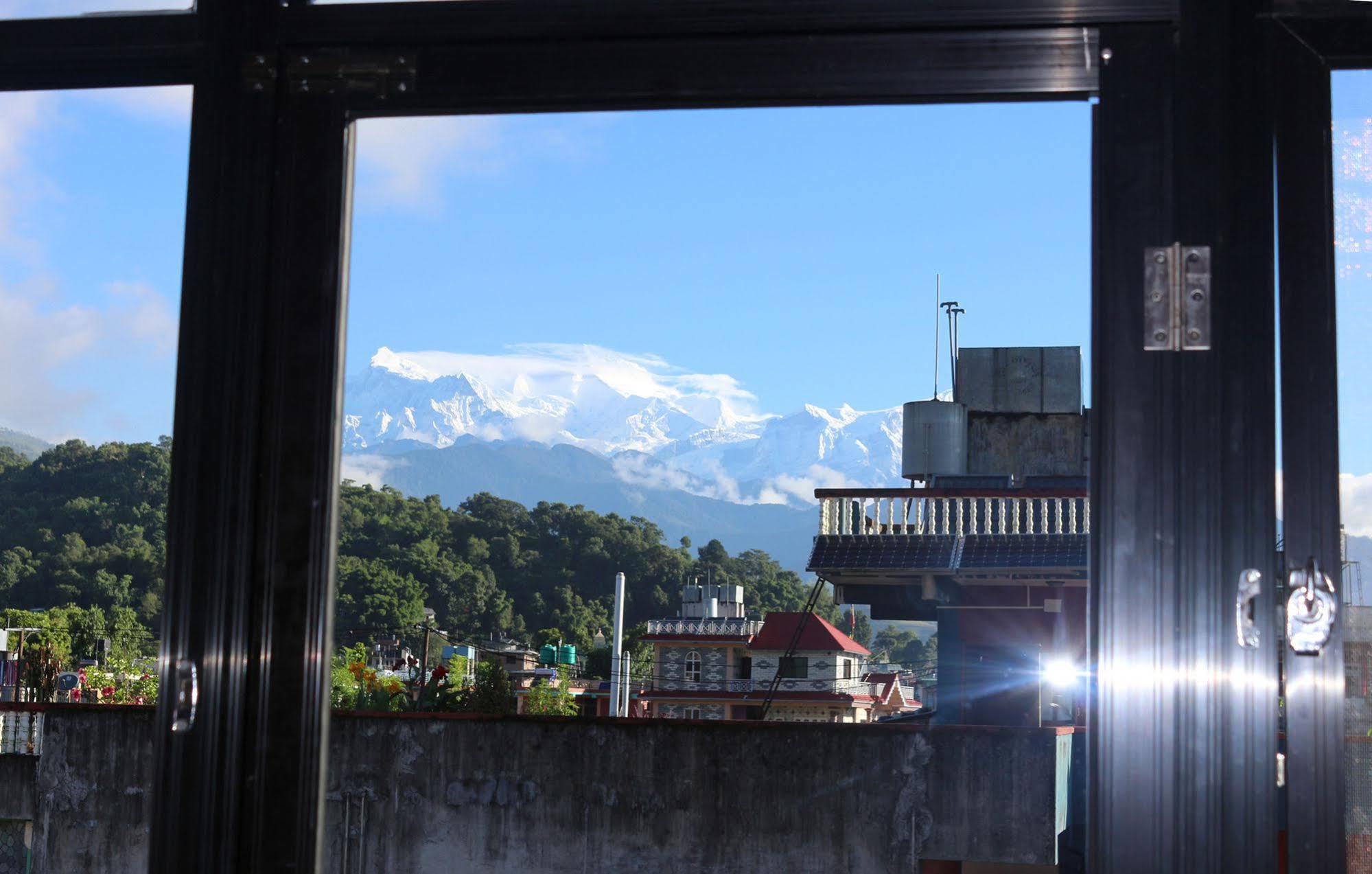 Hotel Buttercup Pokhara Exterior photo