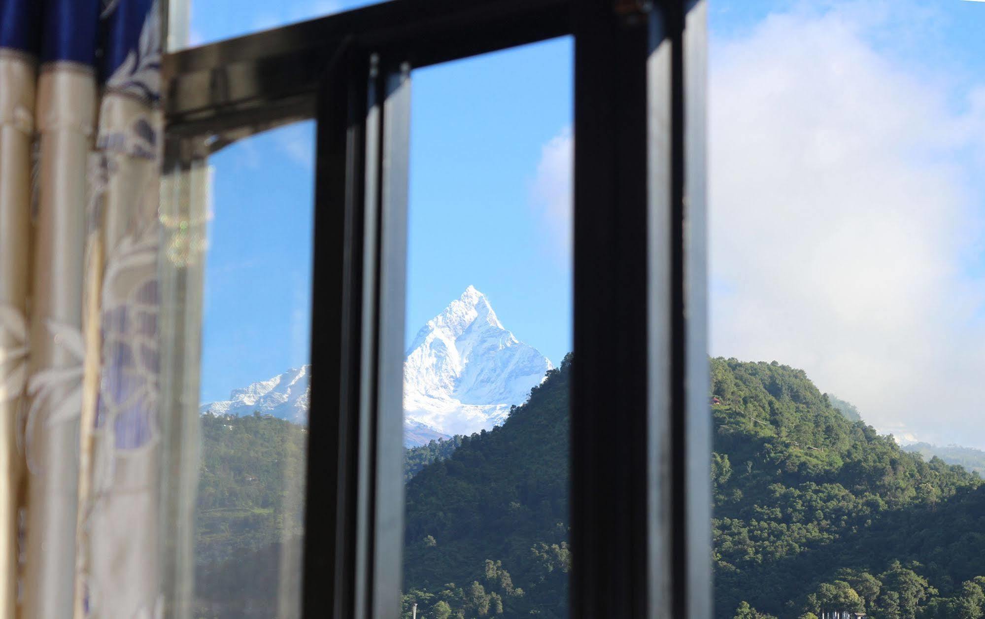 Hotel Buttercup Pokhara Exterior photo