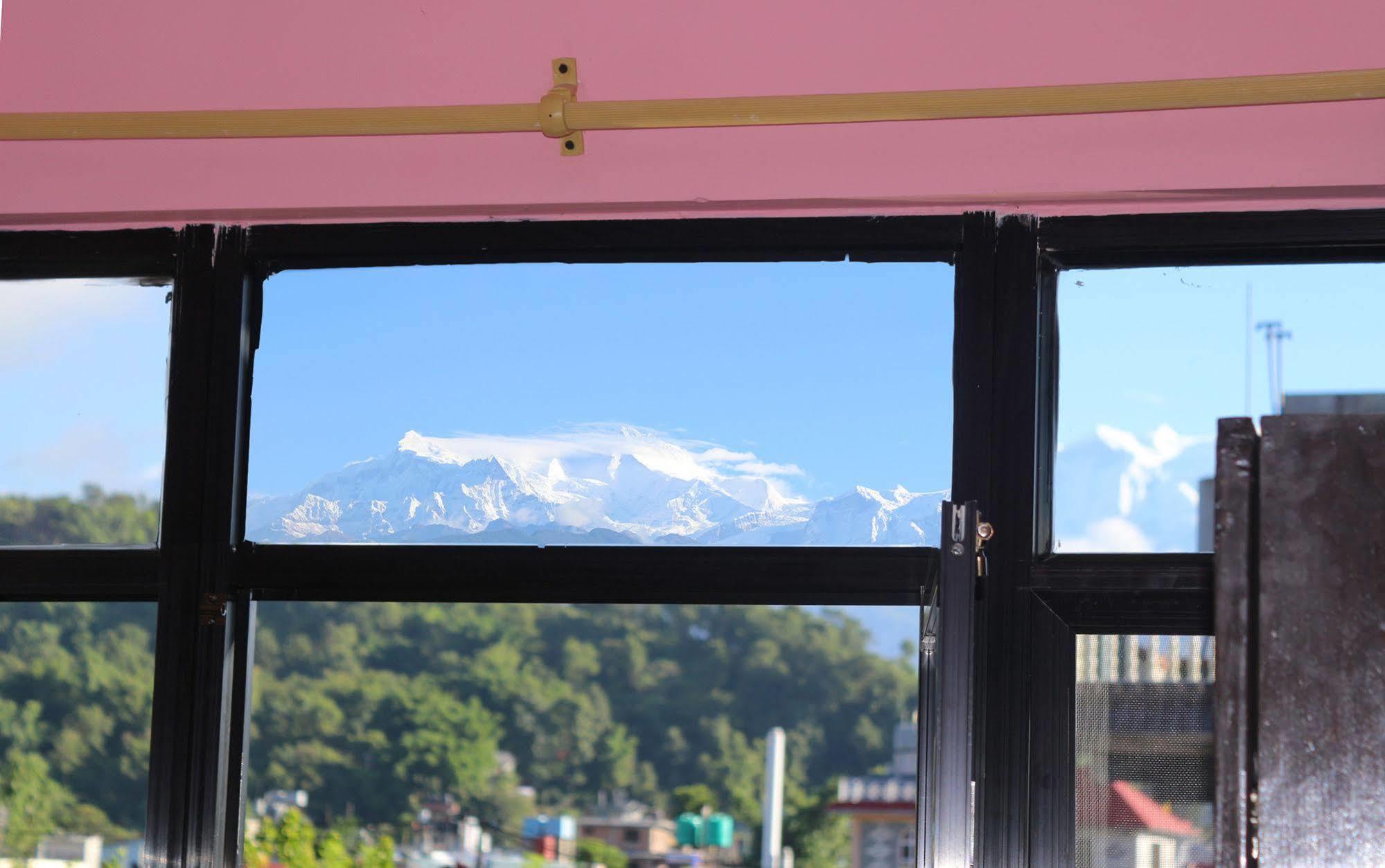 Hotel Buttercup Pokhara Exterior photo