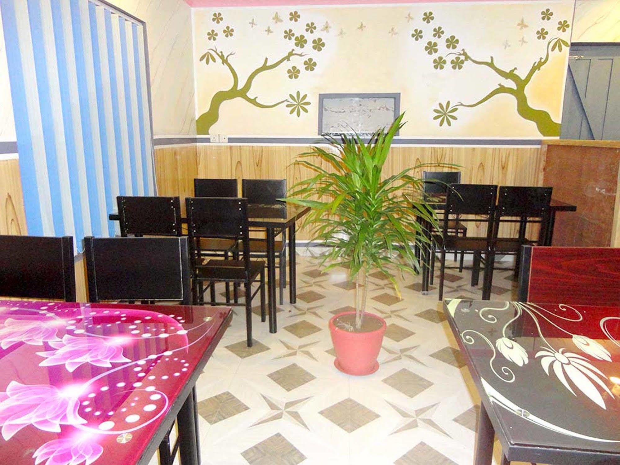 Hotel Buttercup Pokhara Exterior photo