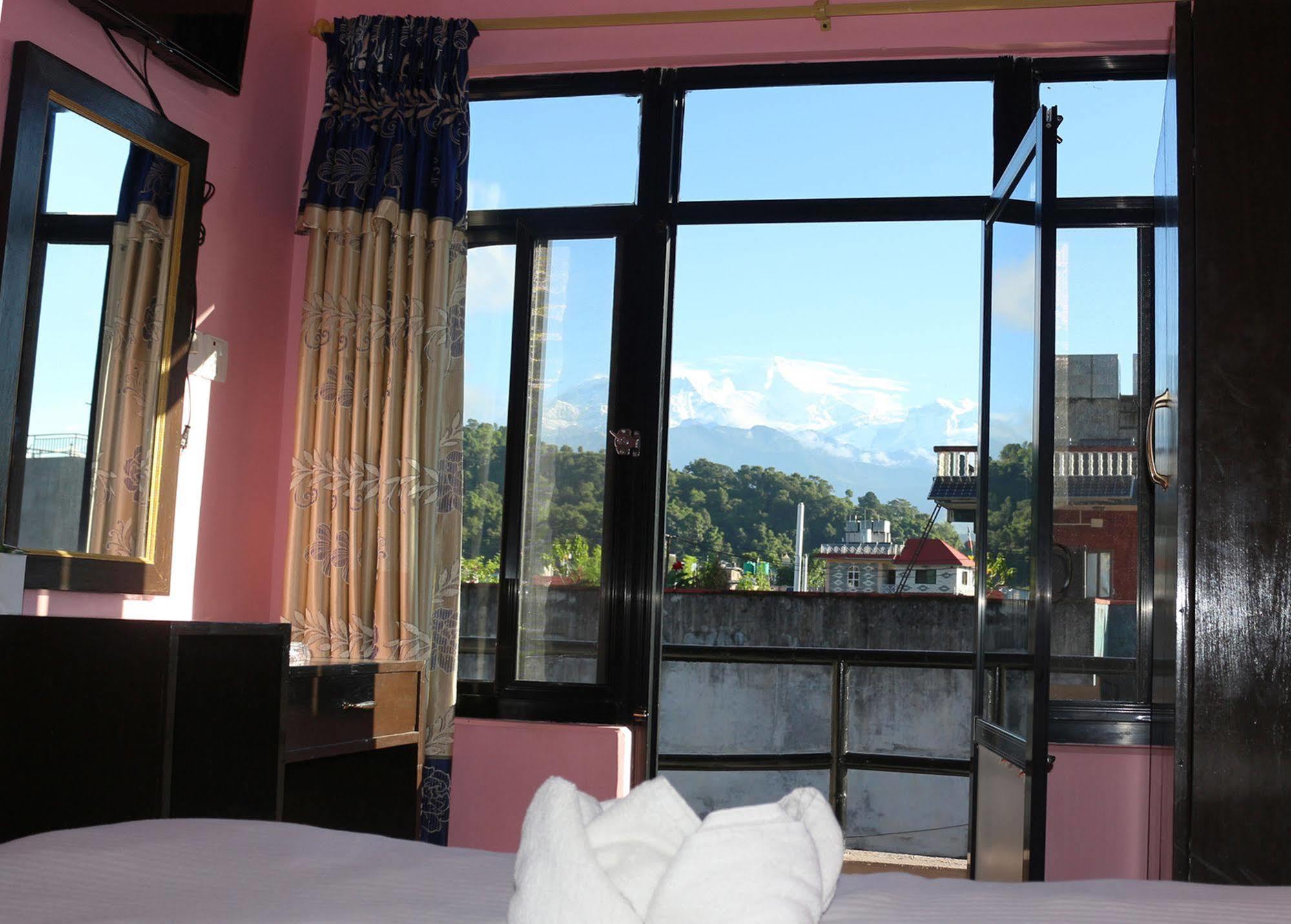 Hotel Buttercup Pokhara Exterior photo